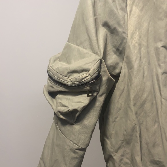 SARAH PACINI military crop light bomber - Picture 2 of 5